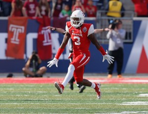 HOUSTON, TX - DECEMBER 05:  William Jackson III #3 of the Houston Cougars celebrates after a defensive stop against the Temple Owls at TDECU Stadium on December 5, 2015 in Houston, Texas. Houston won 24-13 to win the AAC Championship over the Temple Owls.  (Photo by Bob Levey/Getty Images)