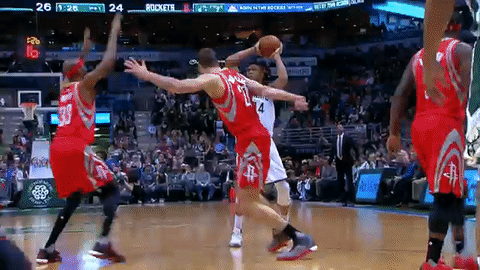 Parker e Antetokounmpo se la intendono a meraviglia. C'è aria di hype